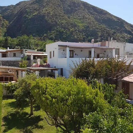 Di Daniela Saltalamacchia * Acquacalda