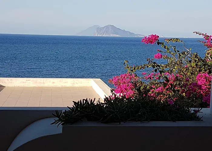 Di Daniela Saltalamacchia * Acquacalda