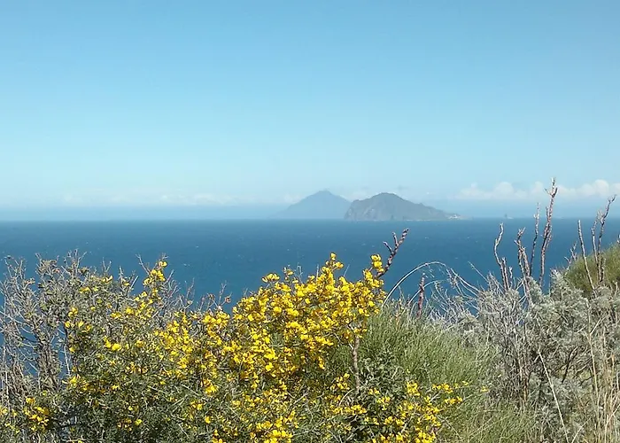 Di Daniela Saltalamacchia * Acquacalda