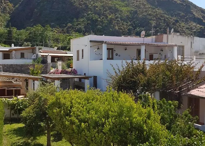 Di Daniela Saltalamacchia * Acquacalda