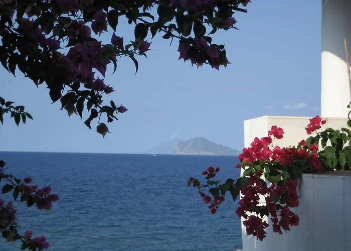 Di Daniela Saltalamacchia * Acquacalda